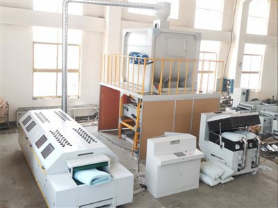 Montážní linka na řezání a plnění houby HJHM760